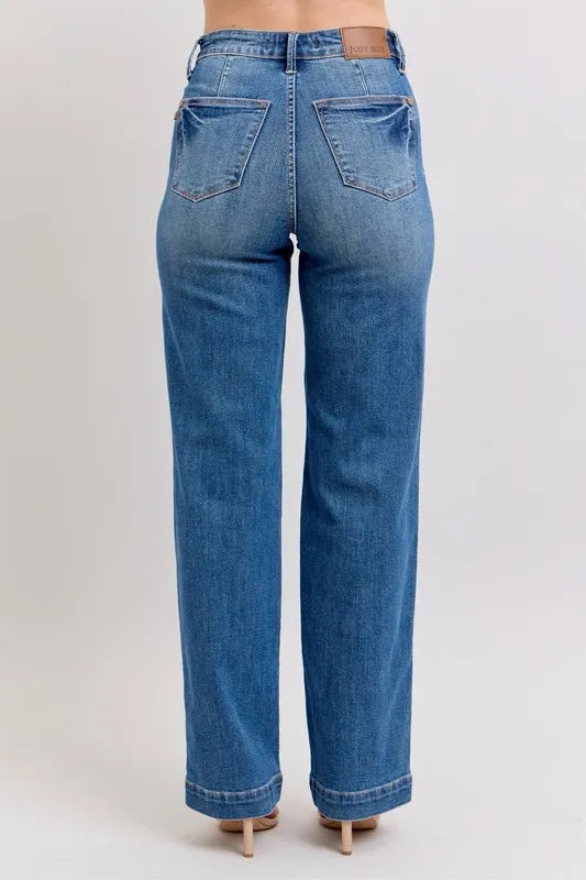 High Waist Contrast Thread Straight Jeans – outfit idea for women | Ro + Ivy