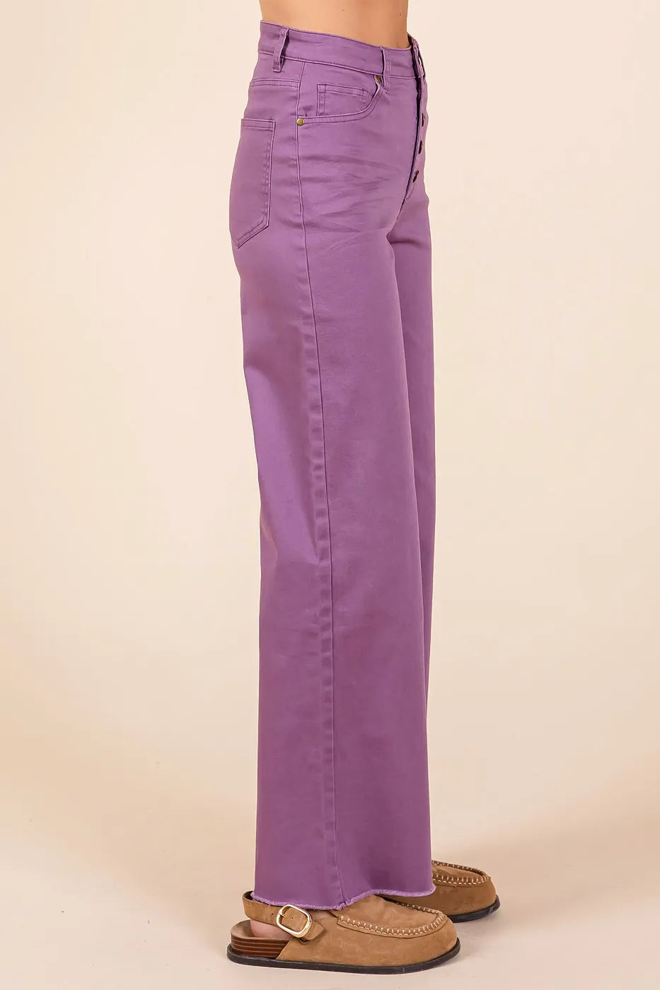 Twill High Waisted Button Fly Wide Leg Pants – outfit idea for women | Ro + Ivy