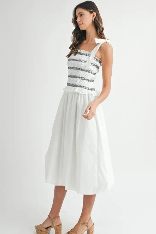 Smocked Bodice Bubble Midi Dress – outfit idea for women | Ro + Ivy