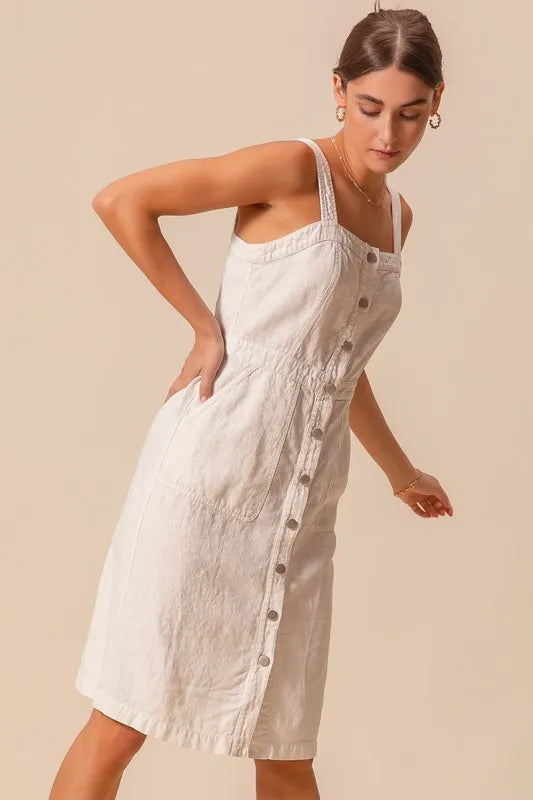 Button Down Pocket Front Pinafore Knee Length Dress – outfit idea for women | Ro + Ivy