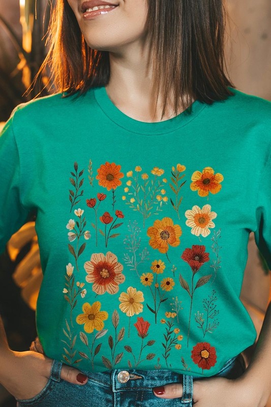 Retro Wildflowers Plus Size Graphic T-Shirt – KELLY GREEN outfit idea for women | Ro + Ivy