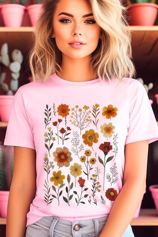 Retro Wildflowers Plus Size Graphic T-Shirt – PINK outfit idea for women | Ro + Ivy