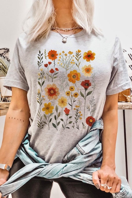 Retro Wildflowers Plus Size Graphic T-Shirt – ATHLETIC HEATHER outfit idea for women | Ro + Ivy