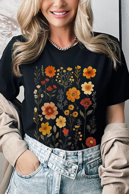Retro Wildflowers Plus Size Graphic T-Shirt – BLACK outfit idea for women | Ro + Ivy