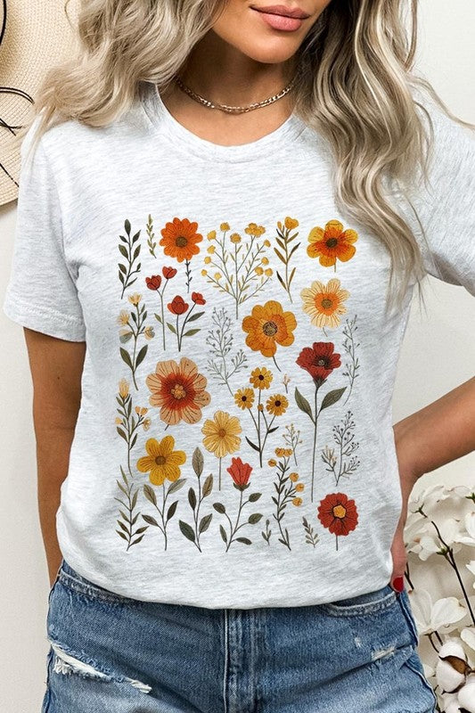 Retro Wildflowers Plus Size Graphic T-Shirt – ASH outfit idea for women | Ro + Ivy