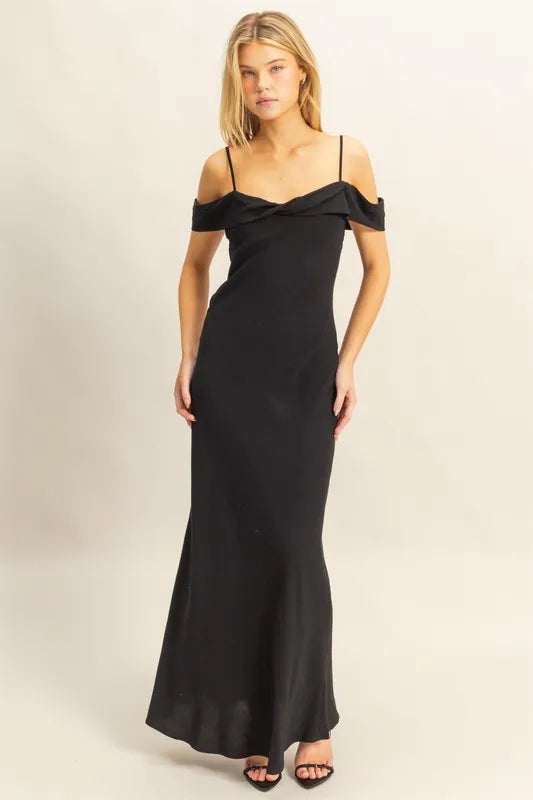 Flattering Fit Cami Maxi Dress in Black – BLACK outfit idea for women | Ro + Ivy