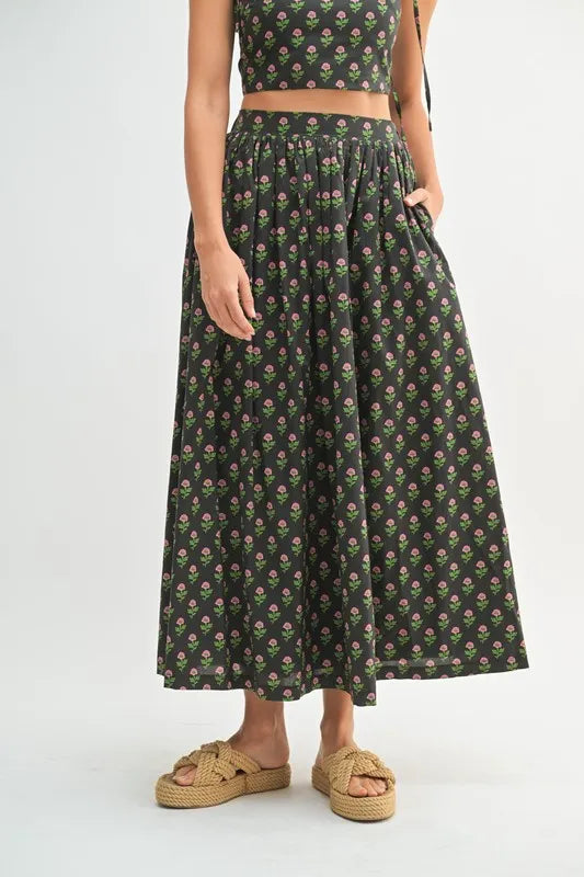 Floral Crop Top And Skirt Set – outfit idea for women | Ro + Ivy