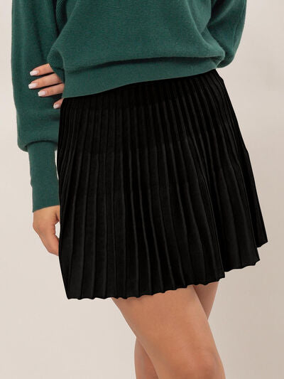 Black High Waist Knit Pleated Flare Mini Skirt Trendy Skirts Outfit Idea for Women | Ro + Ivy