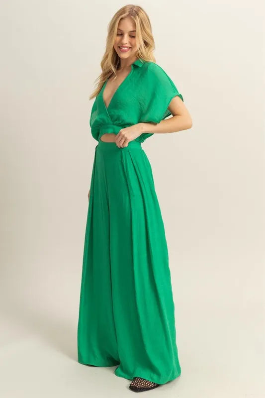 Kimono Sleeve Crop Top And Wide Leg Pants Set – outfit idea for women | Ro + Ivy