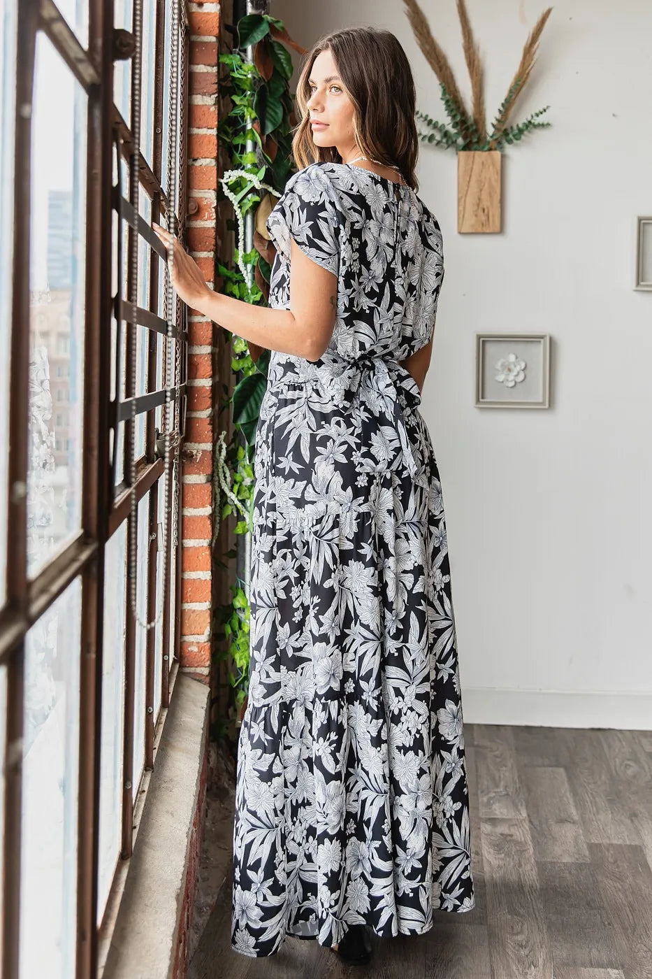 Tropical Print Top And Skirt Set – outfit idea for women | Ro + Ivy