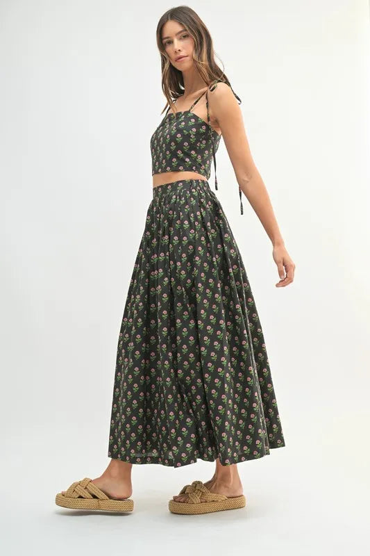 Floral Crop Top And Skirt Set – outfit idea for women | Ro + Ivy