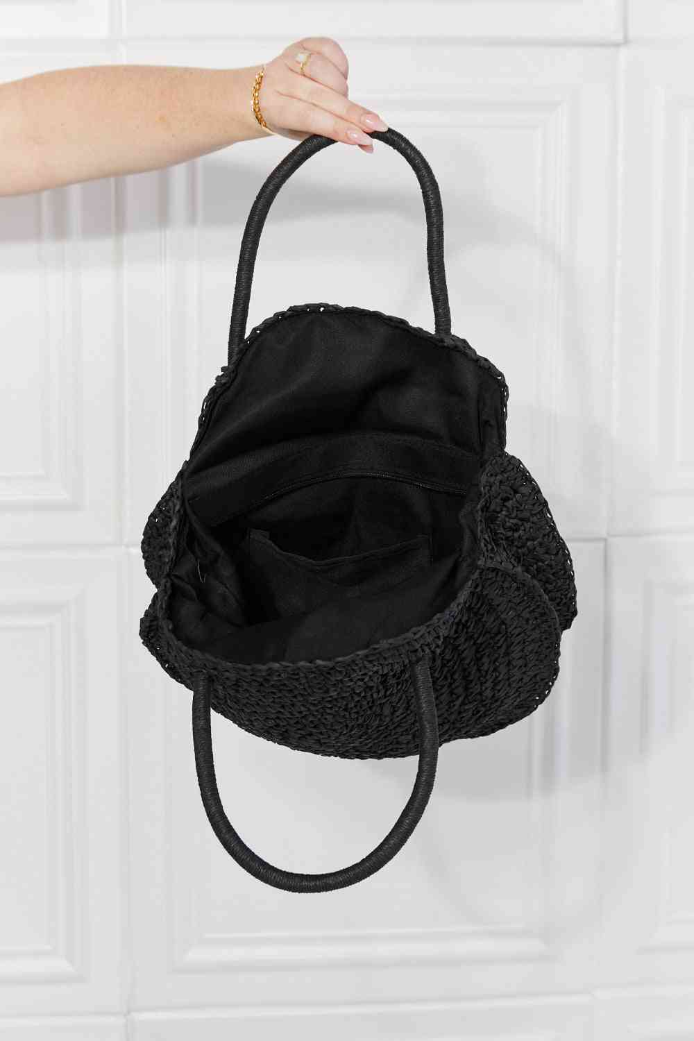 Beach Date Straw Rattan Handbag in Black for Women | Bag | Ro + Ivy