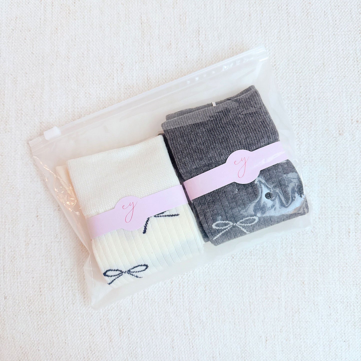 Minimalist Bow Ankle Socks 2-Pack — Elegant Everyday Design - Socks