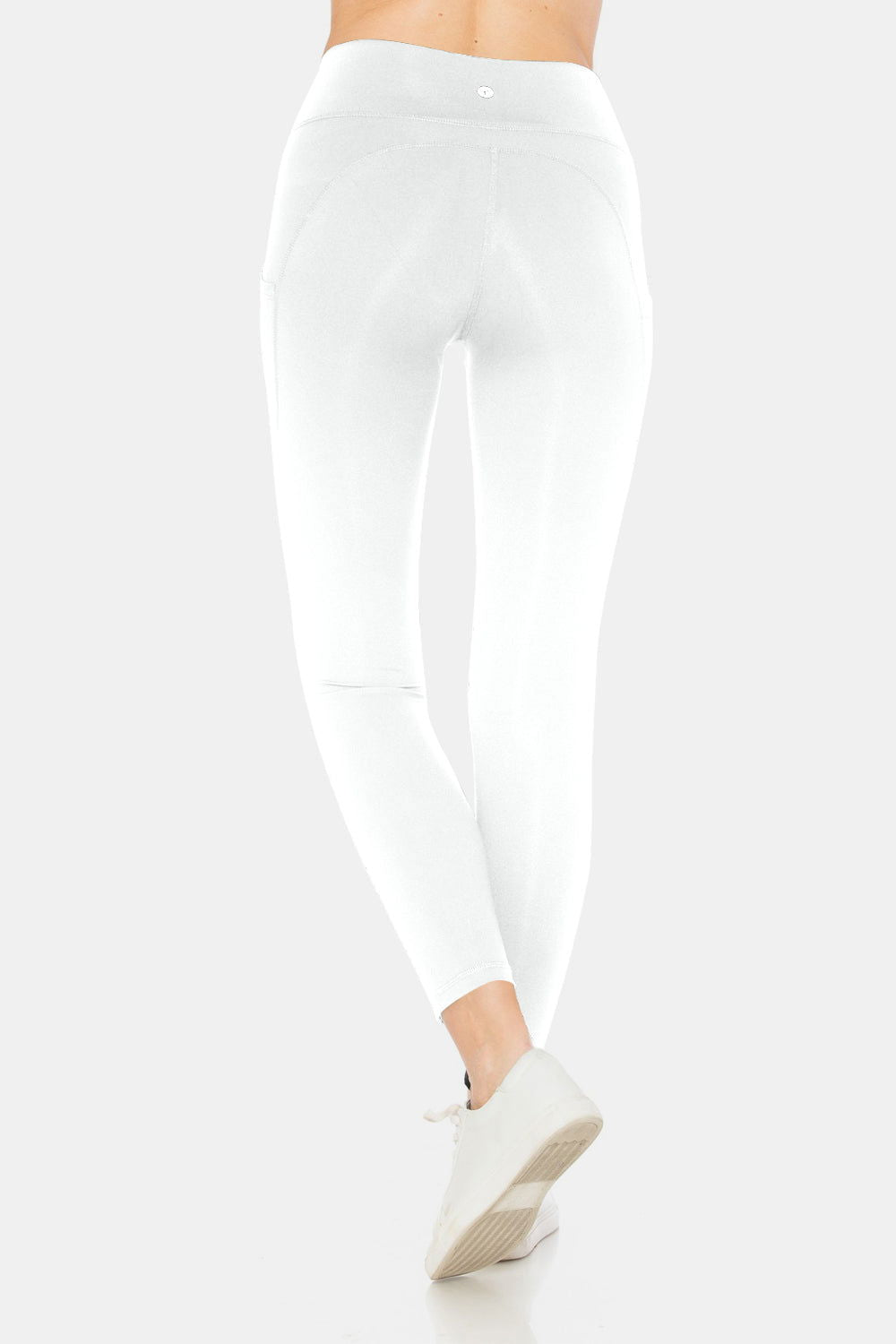 High Waist Leggings With Pockets Trendy Active Leggings Outfit Idea for Women | Ro + Ivy