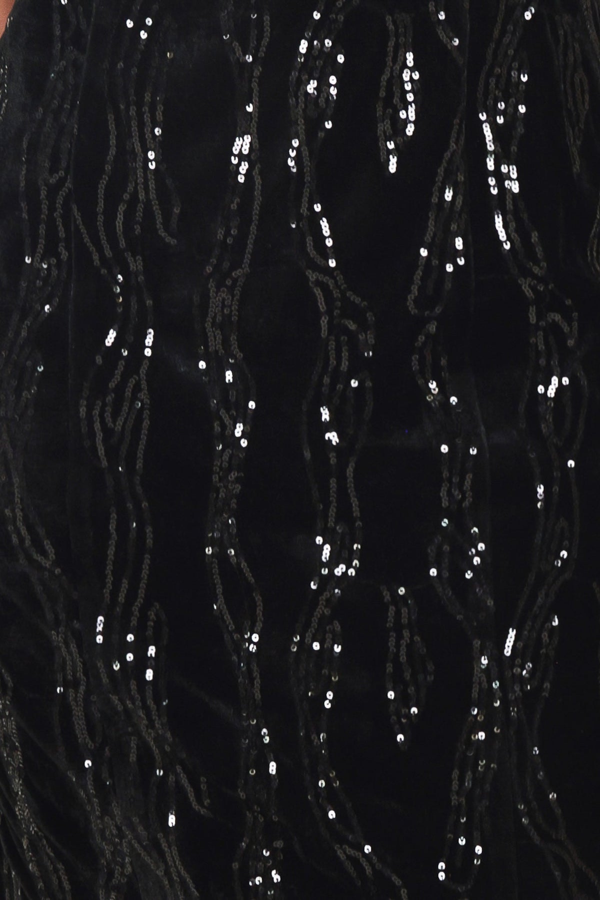 Black Sequin Sweetheart Neckline Midi Dress with Fitted Silhouette