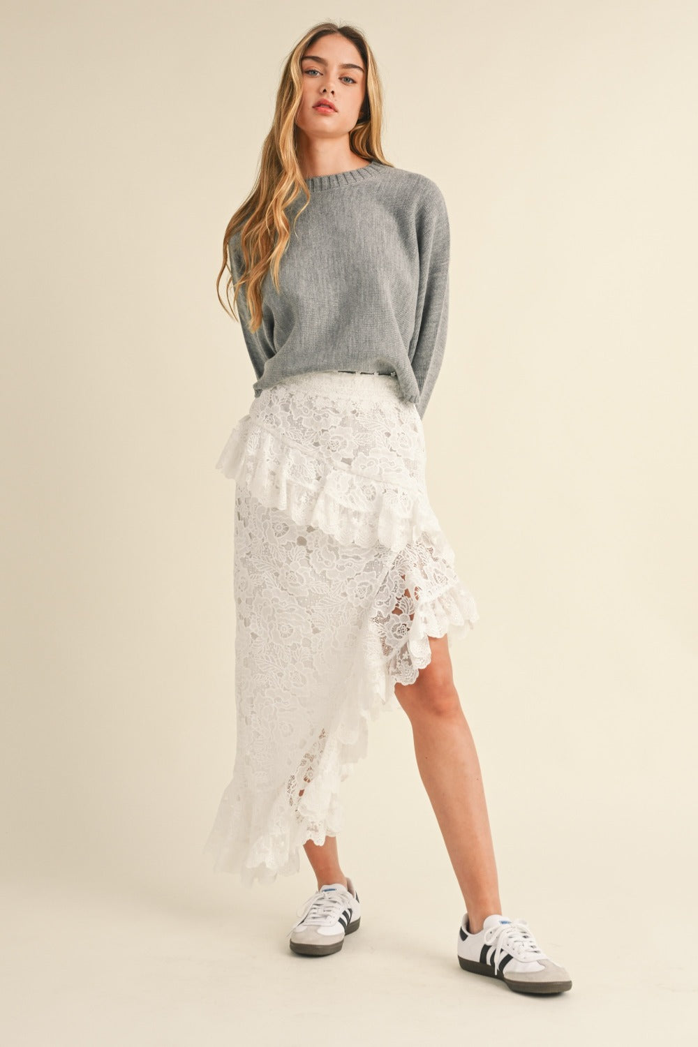 Long Dolman Sleeve Loose Crop Sweater in Grey Trendy Sweaters Outfit Idea for Women | Ro + Ivy