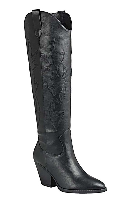 River 17 Knee High Western Boot Trendy Boots Outfit Idea for Women | Ro + Ivy