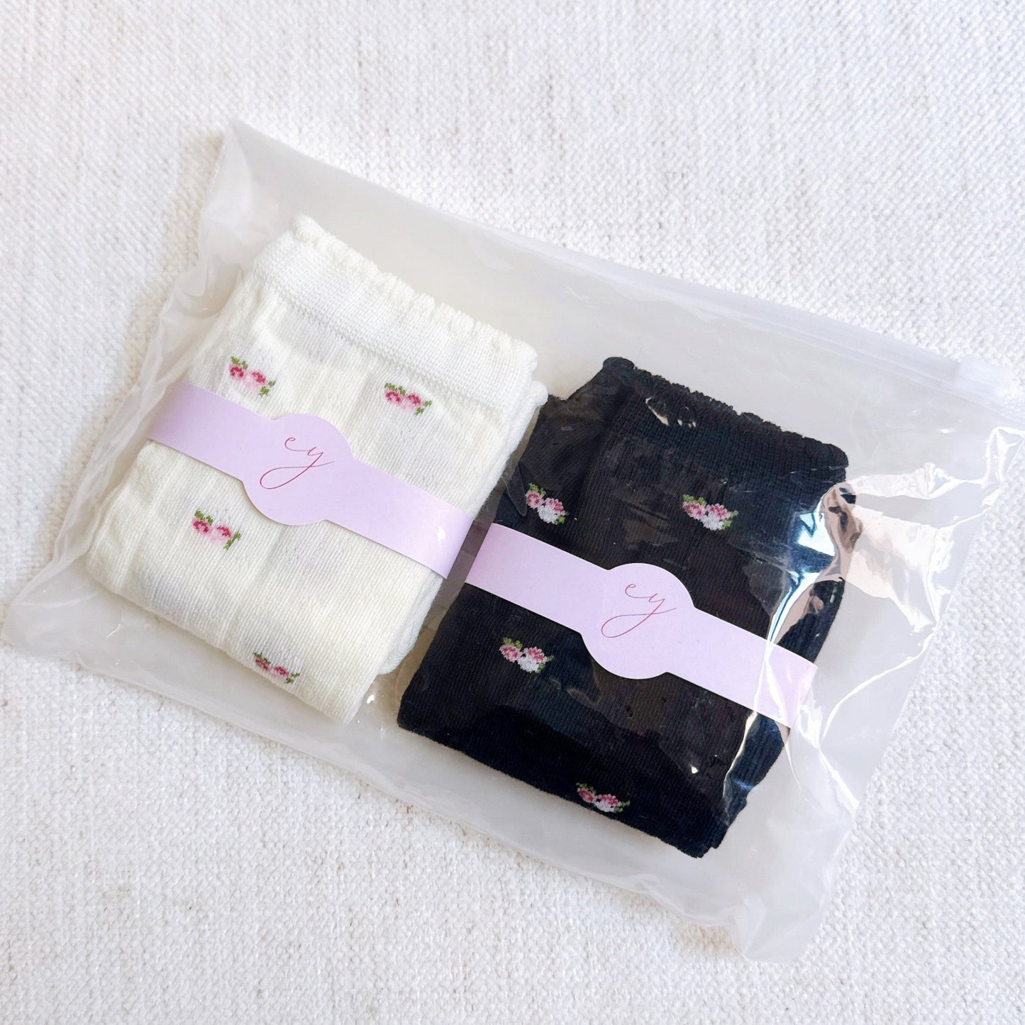 Vintage Floral Ankle Socks 2-Pack — Classic Breathable Knit - Socks