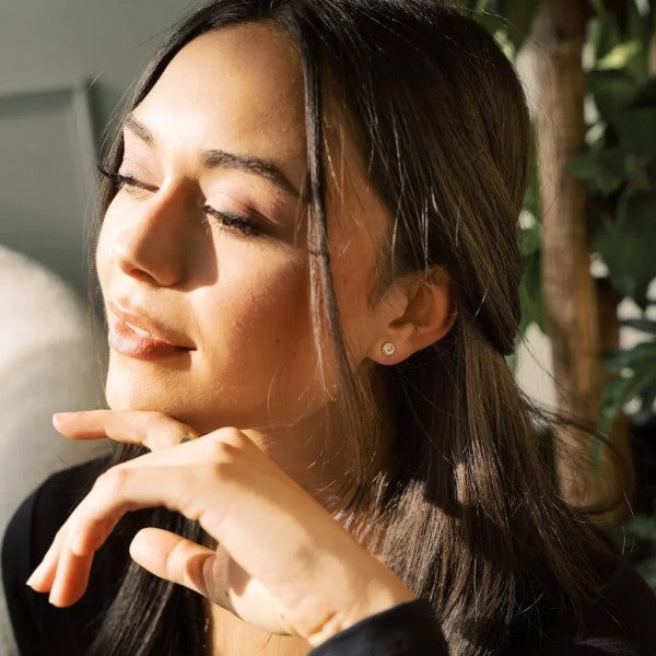Daisy Stud Earrings – outfit idea for women | Ro + Ivy