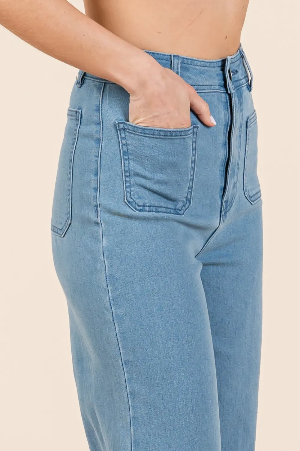 High Waist Front Patch Pockets Wide Leg Jeans – outfit idea for women | Ro + Ivy
