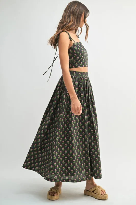 Floral Crop Top And Skirt Set – outfit idea for women | Ro + Ivy