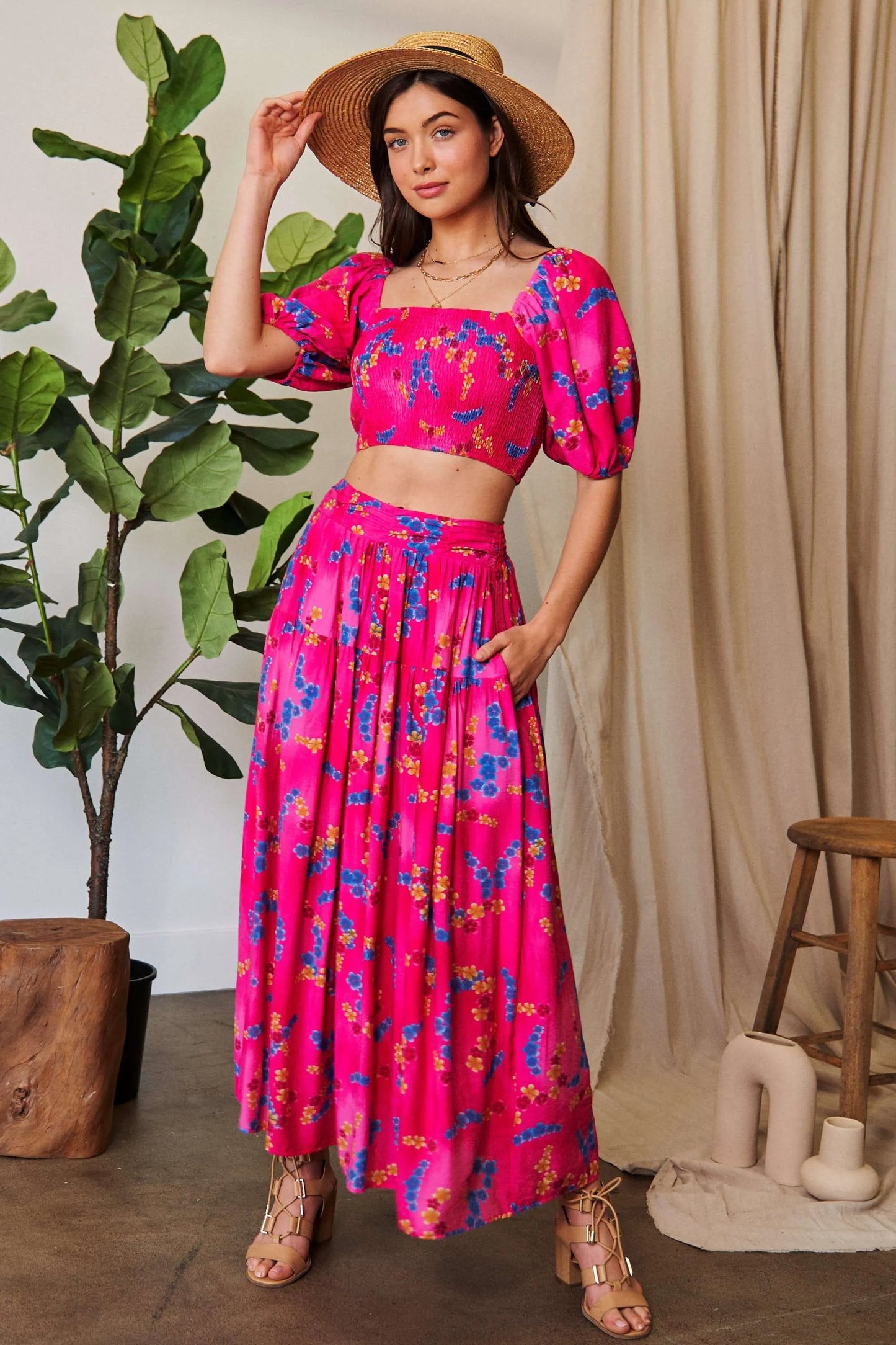Smocing Bodice Puff Short Sleeve Printed Crop Top – outfit idea for women | Ro + Ivy