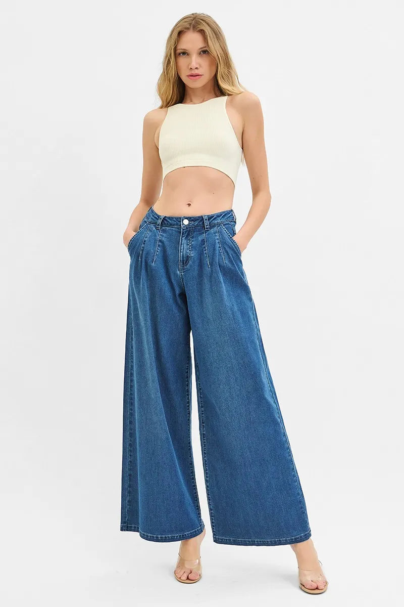 Mid Rise Fit Wide Leg Knit Denim Jeans – outfit idea for women | Ro + Ivy