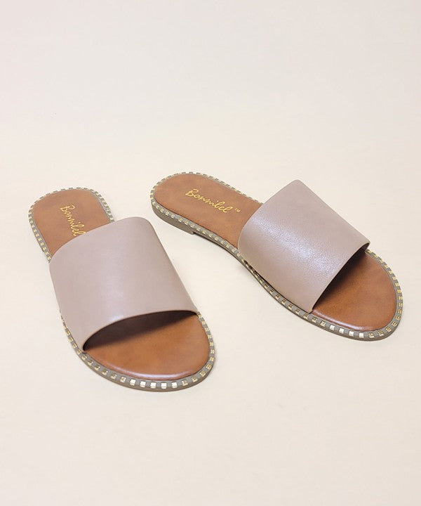 NATURAL Wide Strap Open Toe Slide Sandals Trendy Slides Outfit Idea for Women | Ro + Ivy