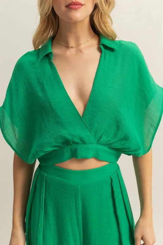 Kimono Sleeve Crop Top And Wide Leg Pants Set – outfit idea for women | Ro + Ivy