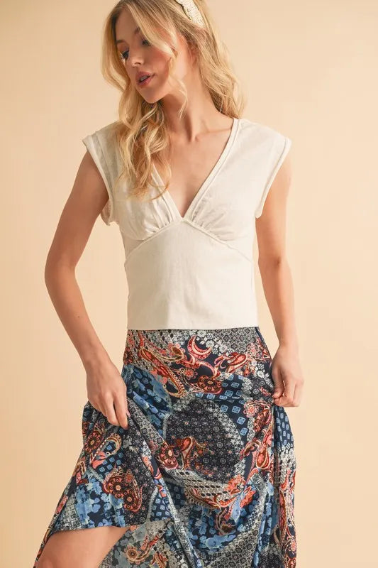 V-Neck Cap Sleeve Cropped Top – WHITE outfit idea for women | Ro + Ivy