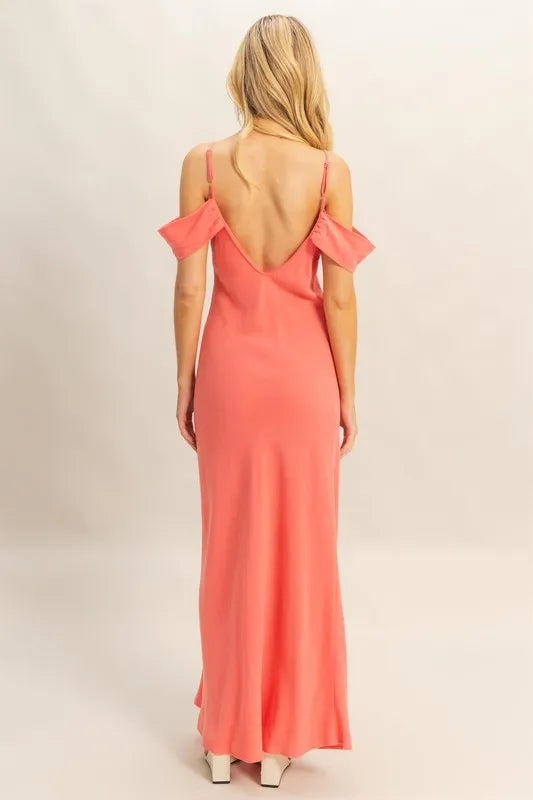 Flattering Fit Cami Maxi Dress – outfit idea for women | Ro + Ivy