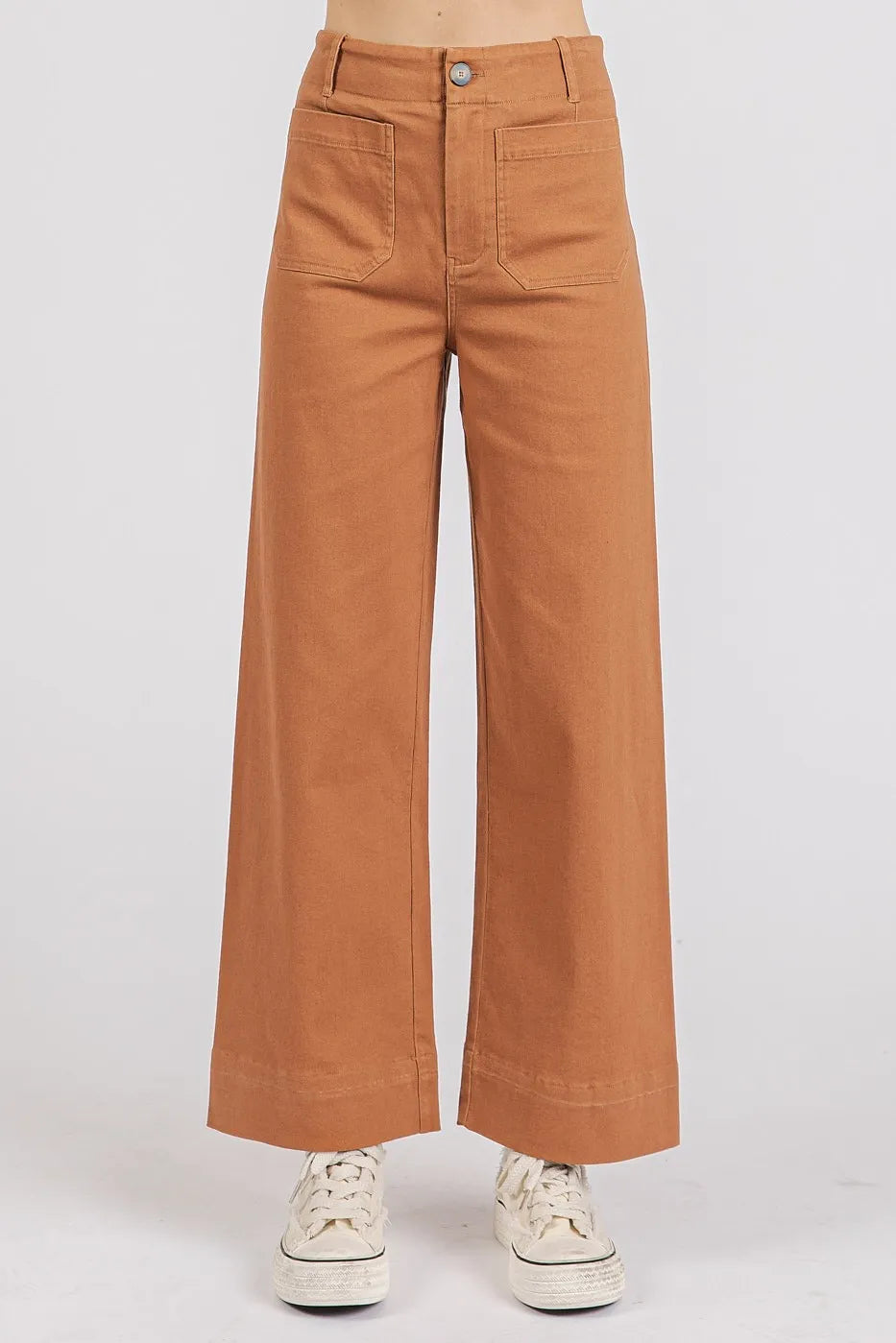 Twill Patch Pocket High Rise Wide Leg Pants in Cinnamon – CINNAMON outfit idea for women | Ro + Ivy