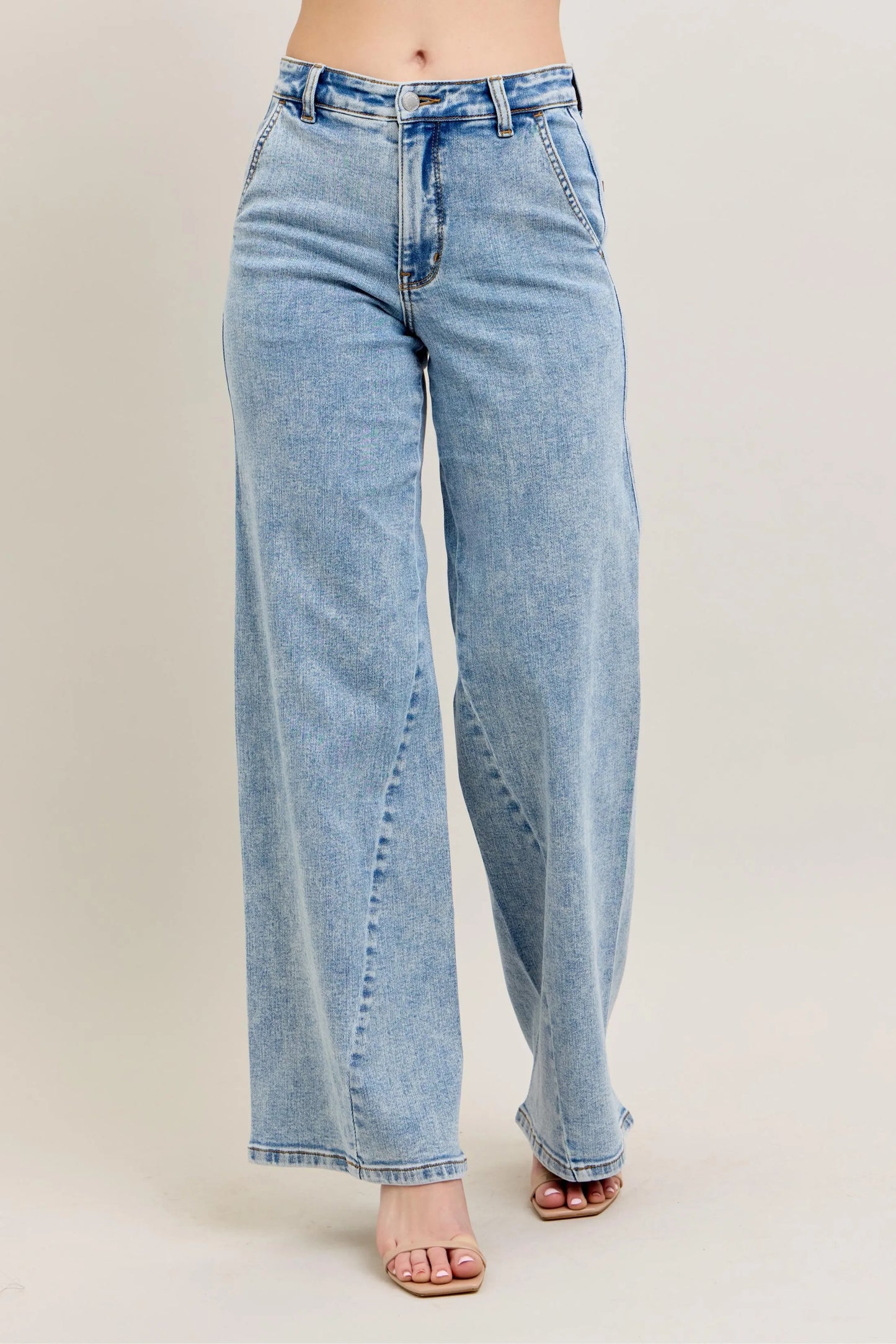 High Waist Wide Leg Jeans With Skewed Inseam – LT outfit idea for women | Ro + Ivy