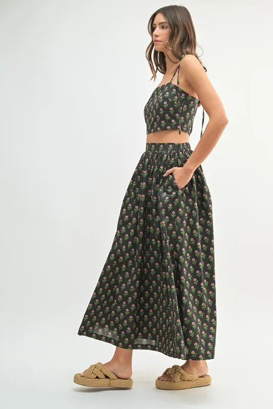 Floral Crop Top And Skirt Set – outfit idea for women | Ro + Ivy