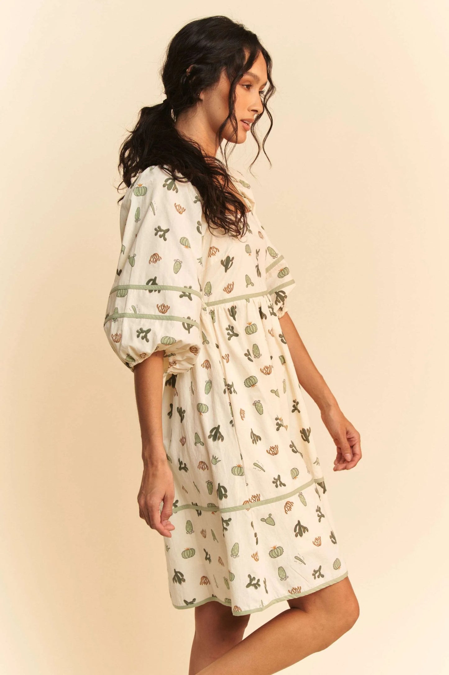 Cactus Printed Poplin Contrast Piping Mini Dress – outfit idea for women | Ro + Ivy