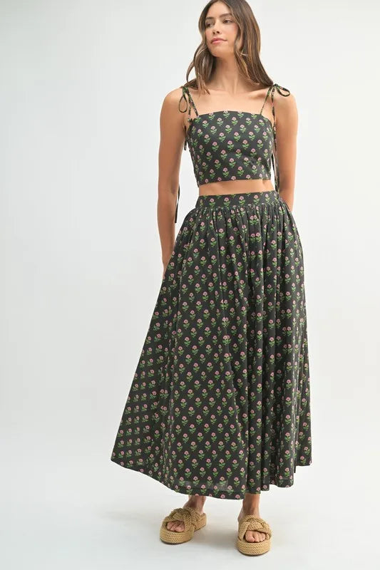 Floral Crop Top And Skirt Set – outfit idea for women | Ro + Ivy
