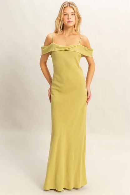 Flattering Fit Cami Maxi Dress – outfit idea for women | Ro + Ivy