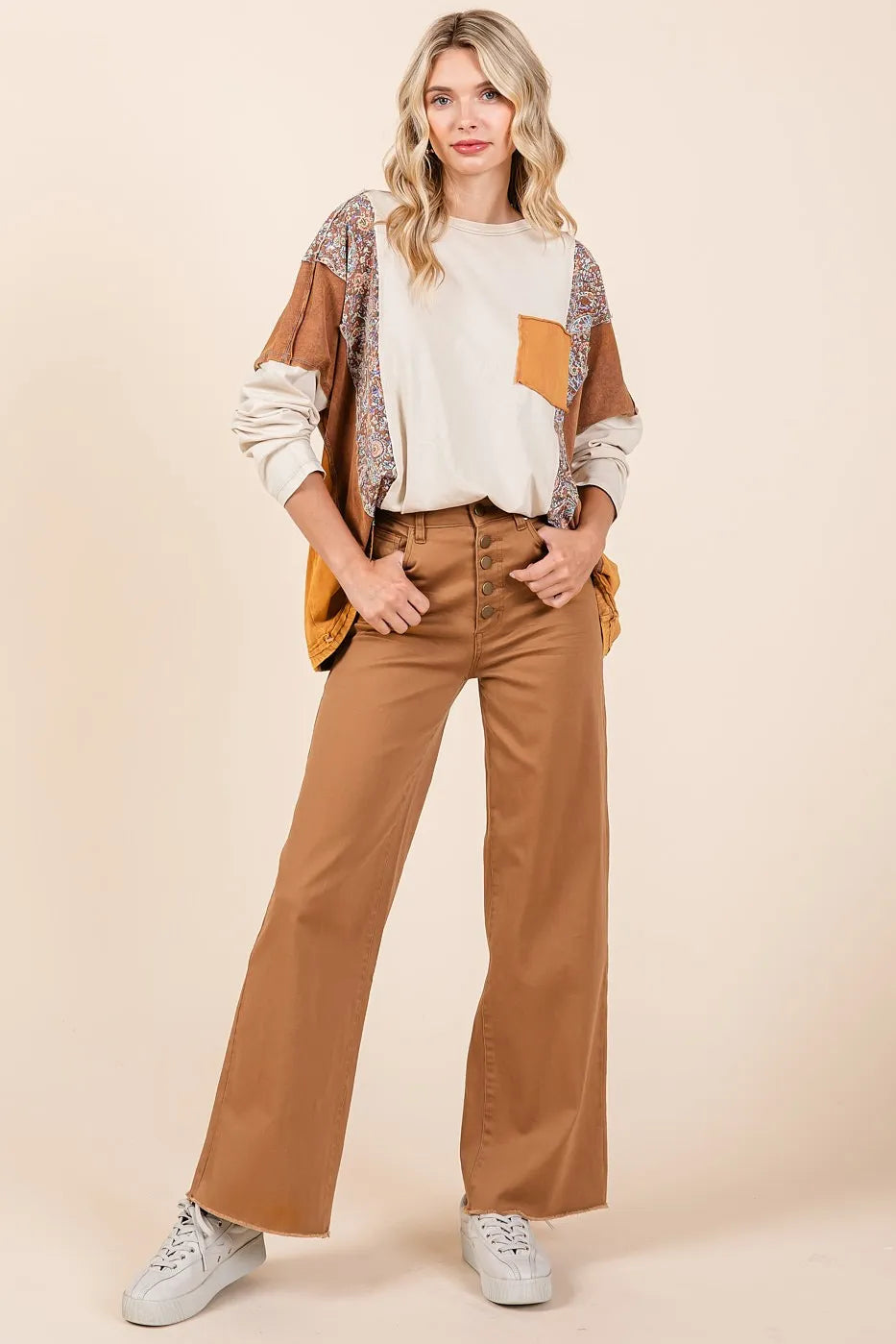 Twill High Waisted Button Fly Wide Leg Pants in Camel – outfit idea for women | Ro + Ivy