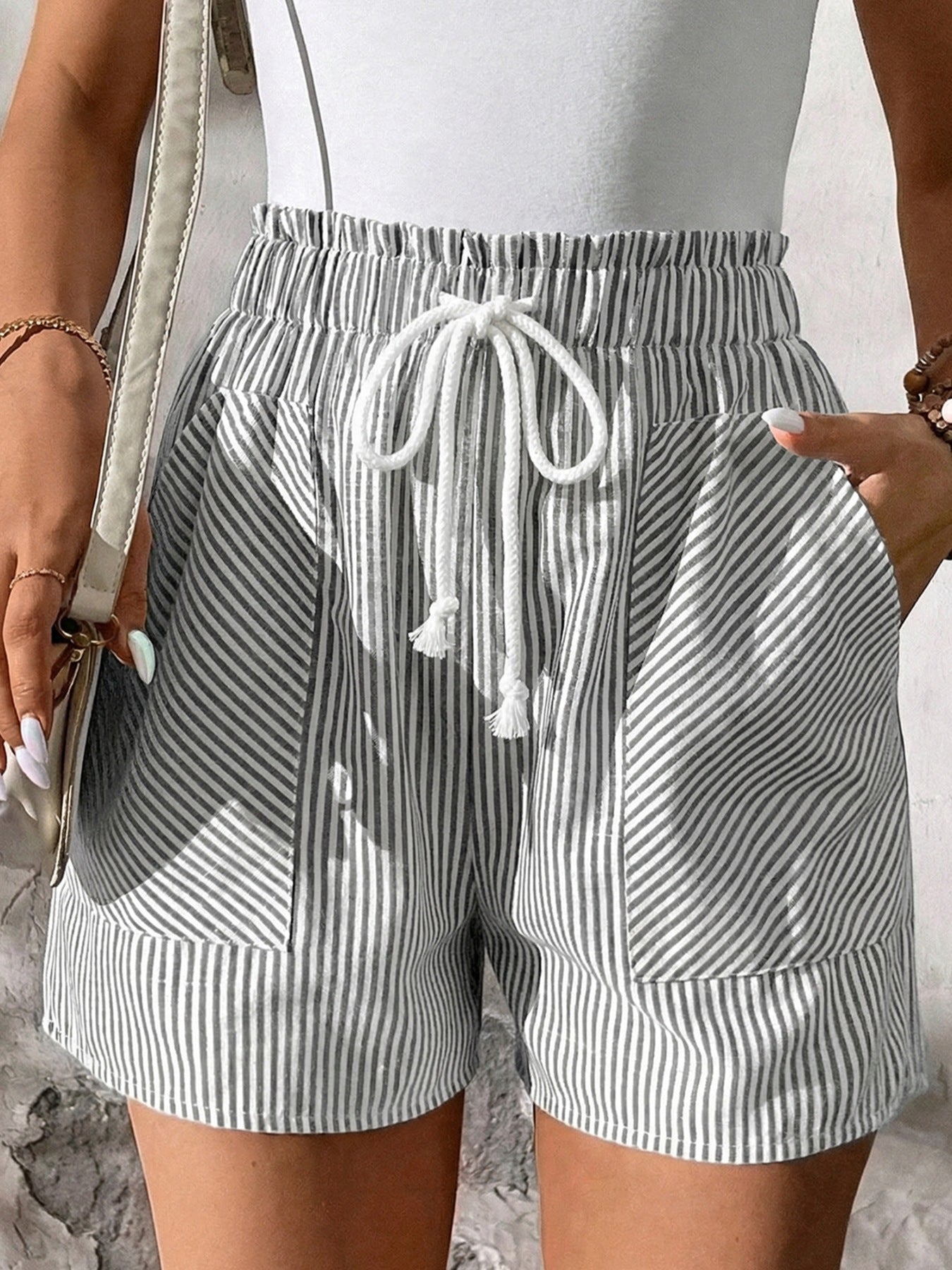 Women's Striped Elastic Waist Drawstring Shorts - Shorts