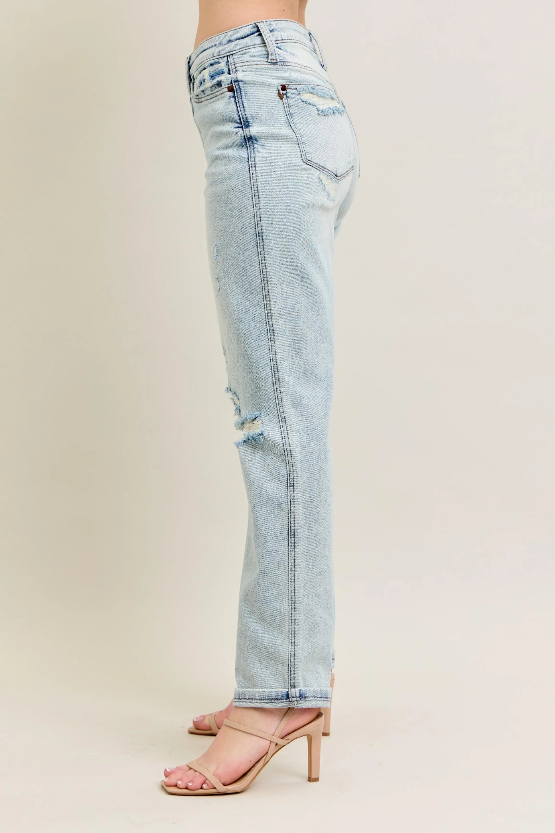 Distressed Single Cuff Boyfriend Jeans Trendy Jeans Outfit Idea for Women | Ro + Ivy