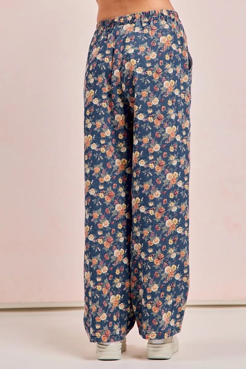 Lightweight Elastic Waist Floral Print Wide Leg Pants | Trendy Pants Outfit Idea for Women by Ro + Ivy | Elevated Basics, Modern Comfort & Style
