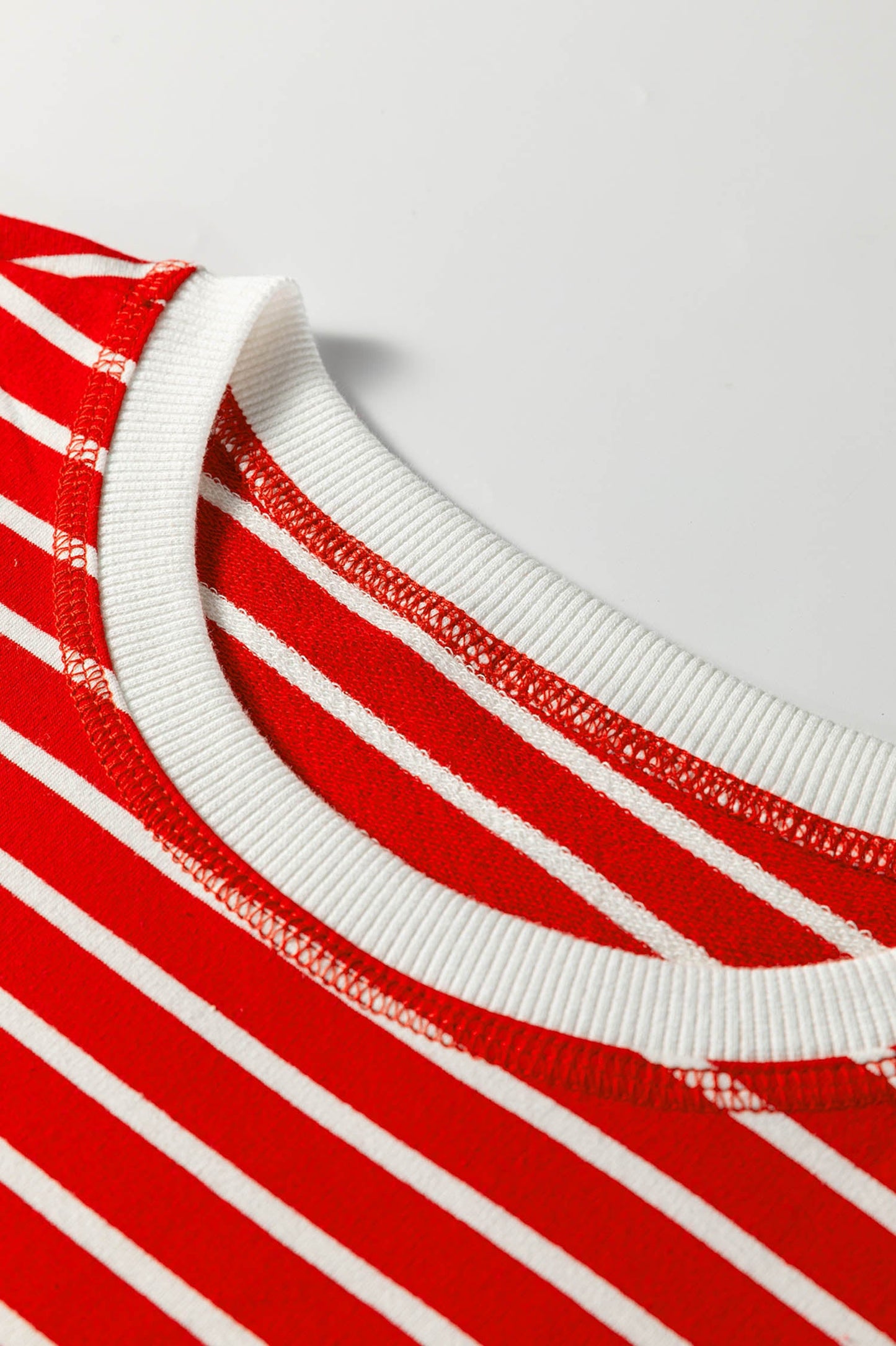 Striped Trim Loose Sleeveless Tank Top — Classic Chic Versatile Everyday Style - Tank Tops