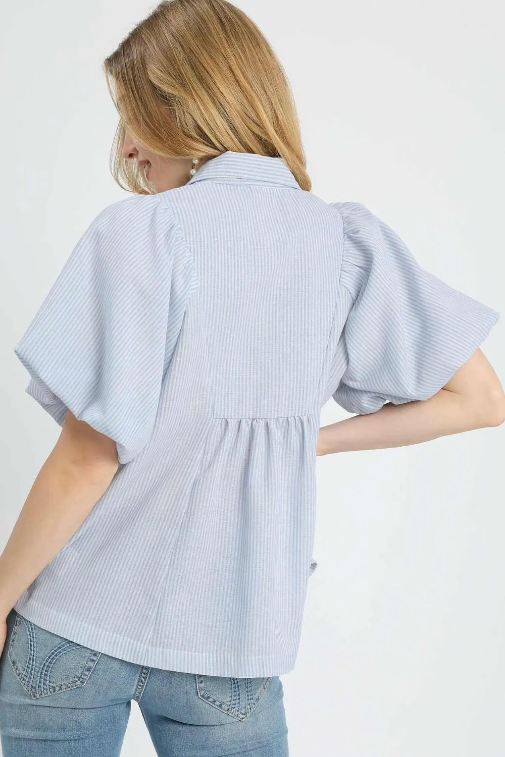Smocked Puff Sleeve Blouse – outfit idea for women | Ro + Ivy