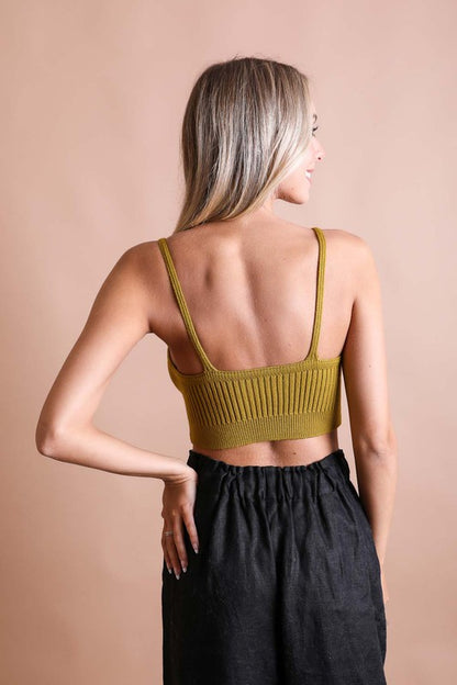 V Neck Ribbed Knit Top | Trendy Tops Outfit Idea for Women by Ro + Ivy | Elevated Basics, Modern Comfort & Style