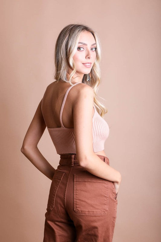 V Neck Ribbed Knit Top | Trendy Tops Outfit Idea for Women by Ro + Ivy | Elevated Basics, Modern Comfort & Style