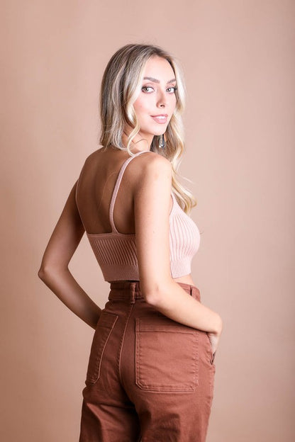 V Neck Ribbed Knit Top | Trendy Tops Outfit Idea for Women by Ro + Ivy | Elevated Basics, Modern Comfort & Style