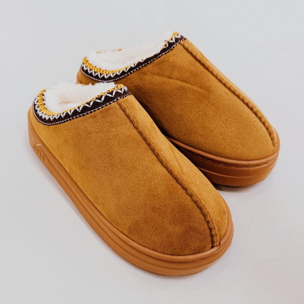 Soft Lined Indoor Slippers | Trendy Slippers Outfit Idea for Women by Ro + Ivy | Elevated Basics, Modern Comfort & Style
