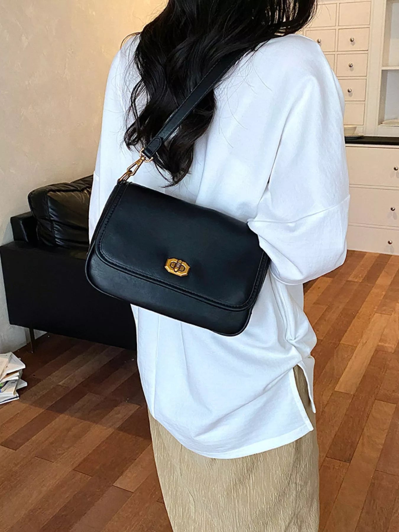 Twist Lock Shoulder Bag