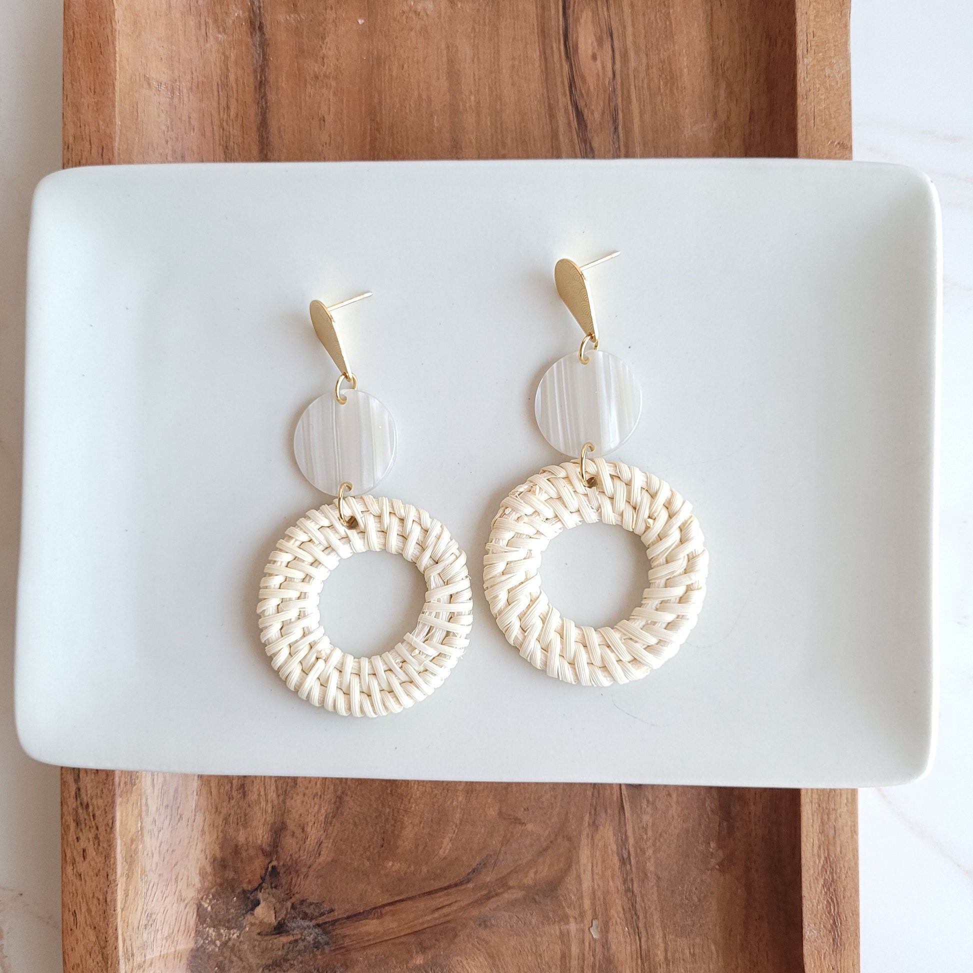 Light Rattan Seashell Statement Earrings — Lightweight Resort Wear Coastal Glam Style - Earrings