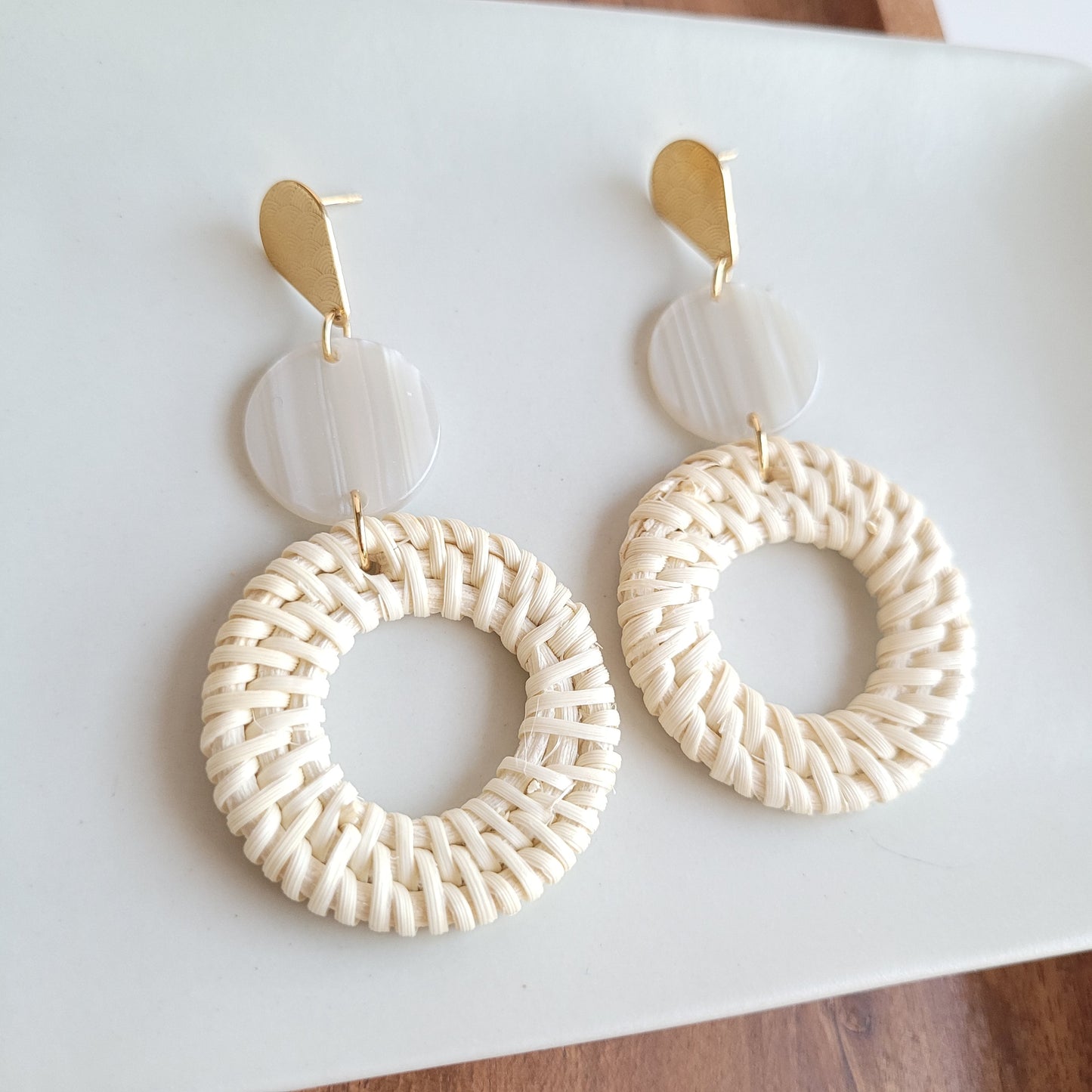 Light Rattan Seashell Statement Earrings — Lightweight Resort Wear Coastal Glam Style - Earrings